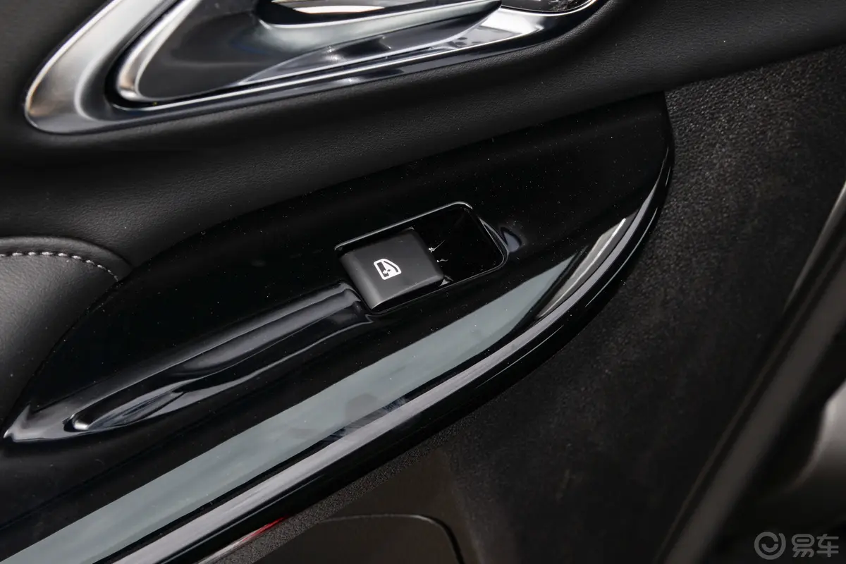 长安欧尚X7 PLUS畅享版 1.5T 双离合尊贵型 5座后车窗调节