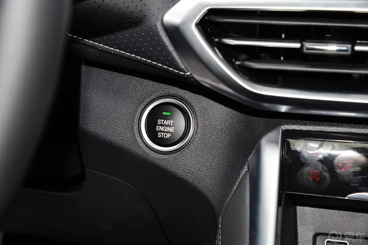 大通G50PLUS 幸福推荐款 1.5T 护航版钥匙孔或一键启动按键