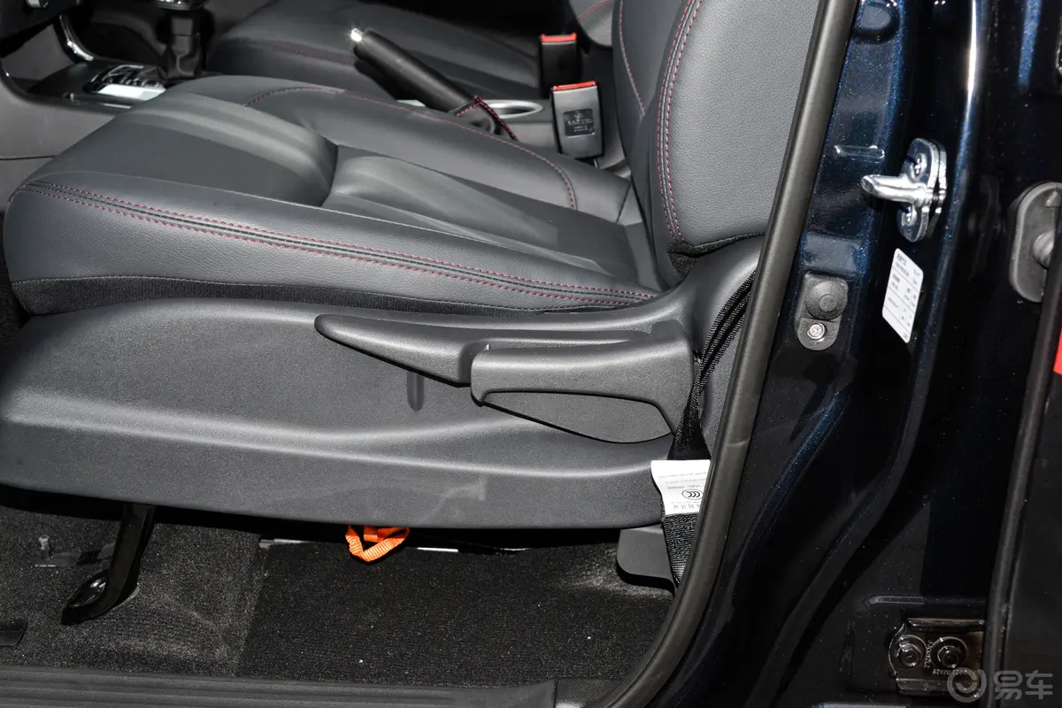 锐骐6越野版 2.3T 自动四驱标准型 柴油主驾座椅调节