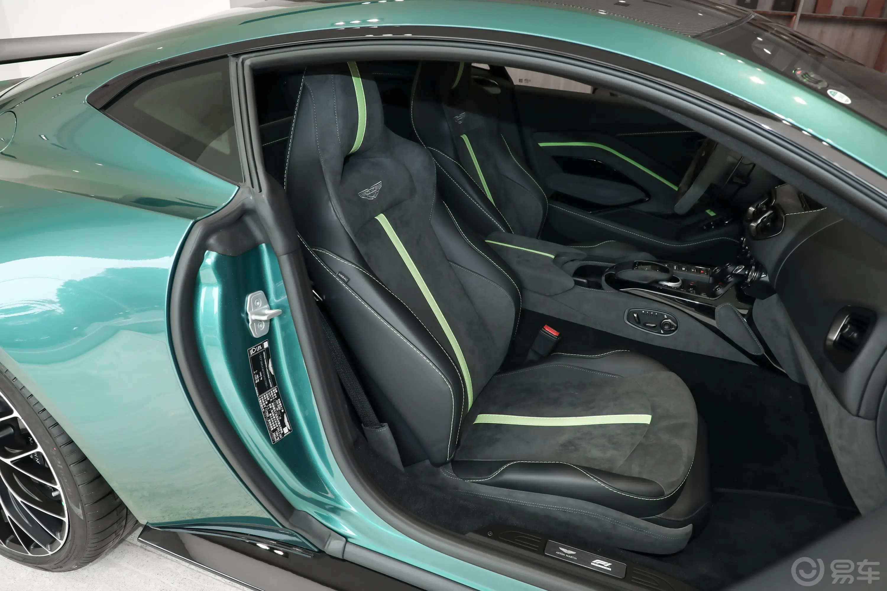V8 VantageF1 Edition Coupe副驾驶座椅