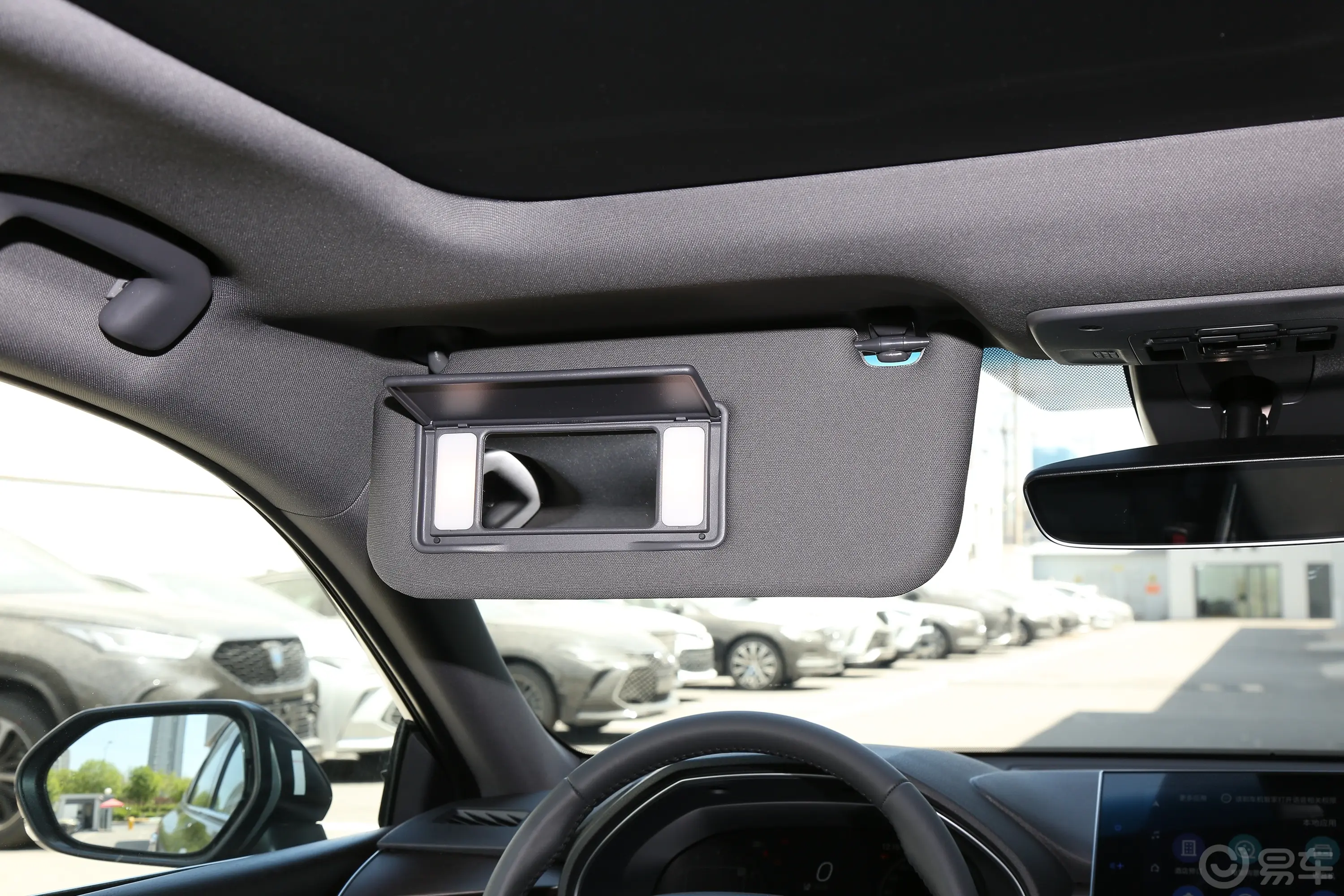 亚洲龙2.5L 自动Touring尊贵版驾驶位遮阳板