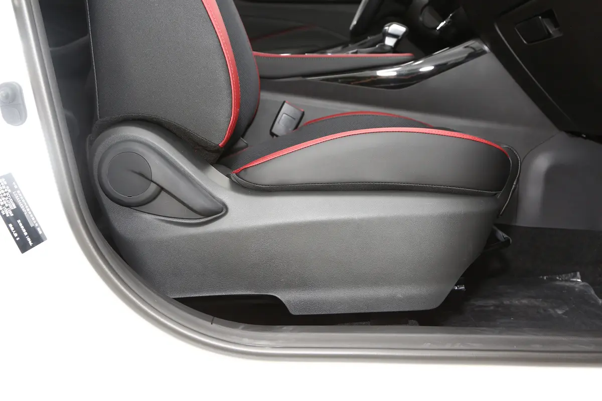 长安欧尚X5畅享版 1.5T 尊享型副驾座椅调节