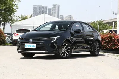 2023款 雷凌 双擎 1.8L 豪华版外观