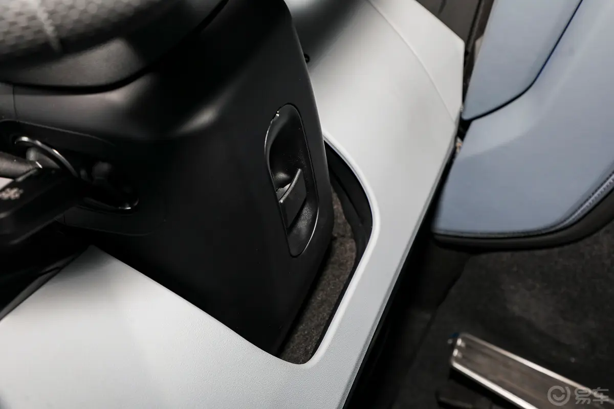 奥迪RS e-tron GT495km方向盘调节