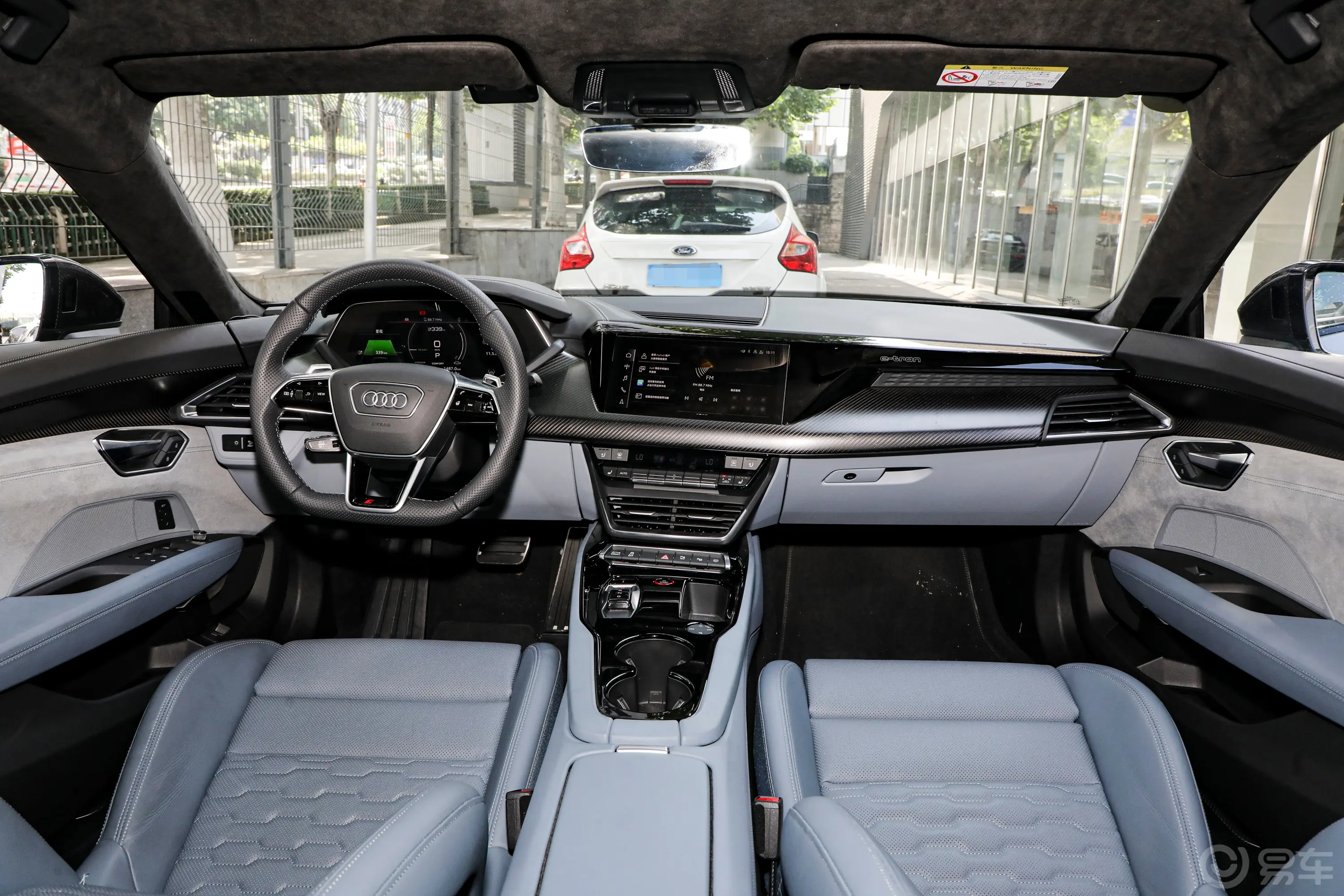 奥迪RS e-tron GT495km方向盘