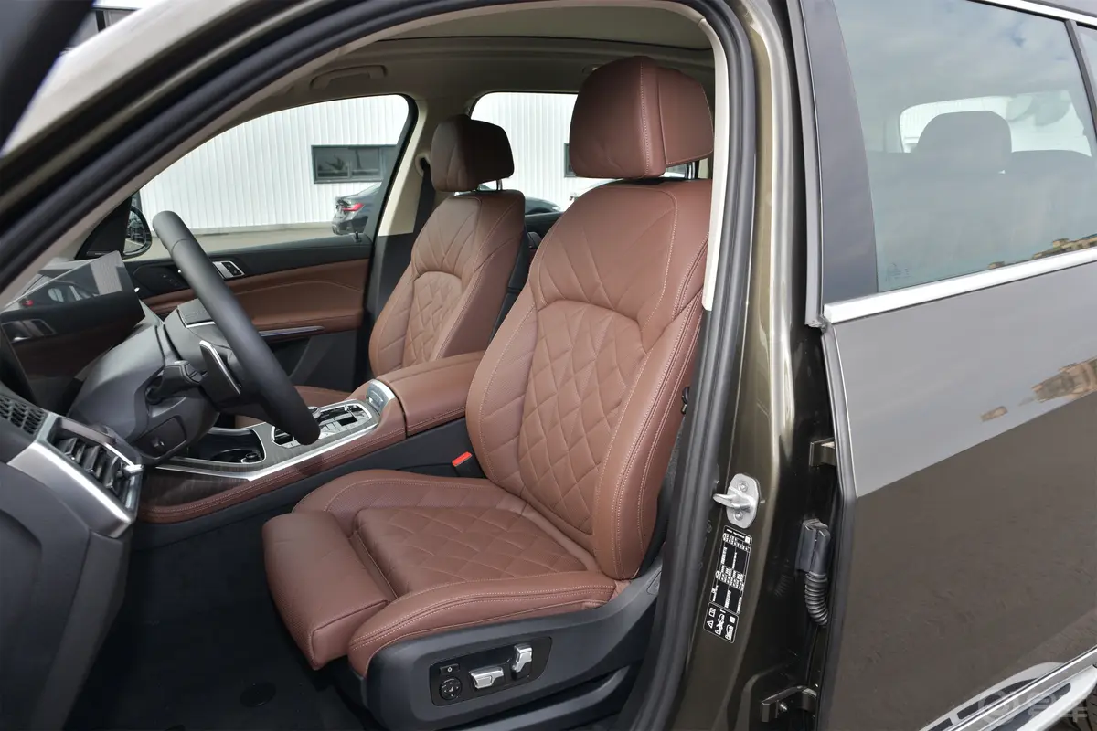 宝马X7xDrive40i 领先型 豪华套装驾驶员座椅