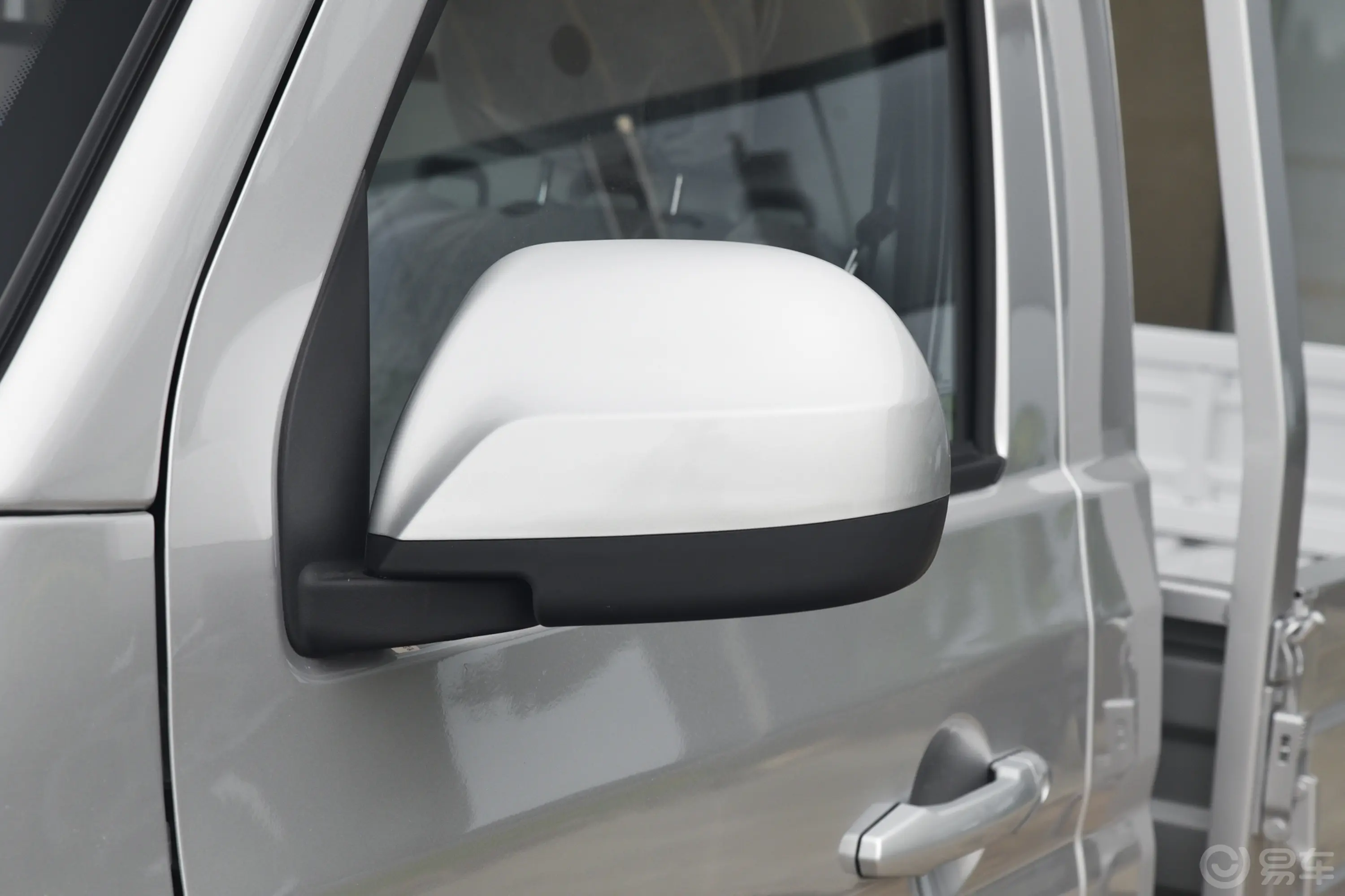 新海豚EV货车舒适型主驾驶后视镜背面