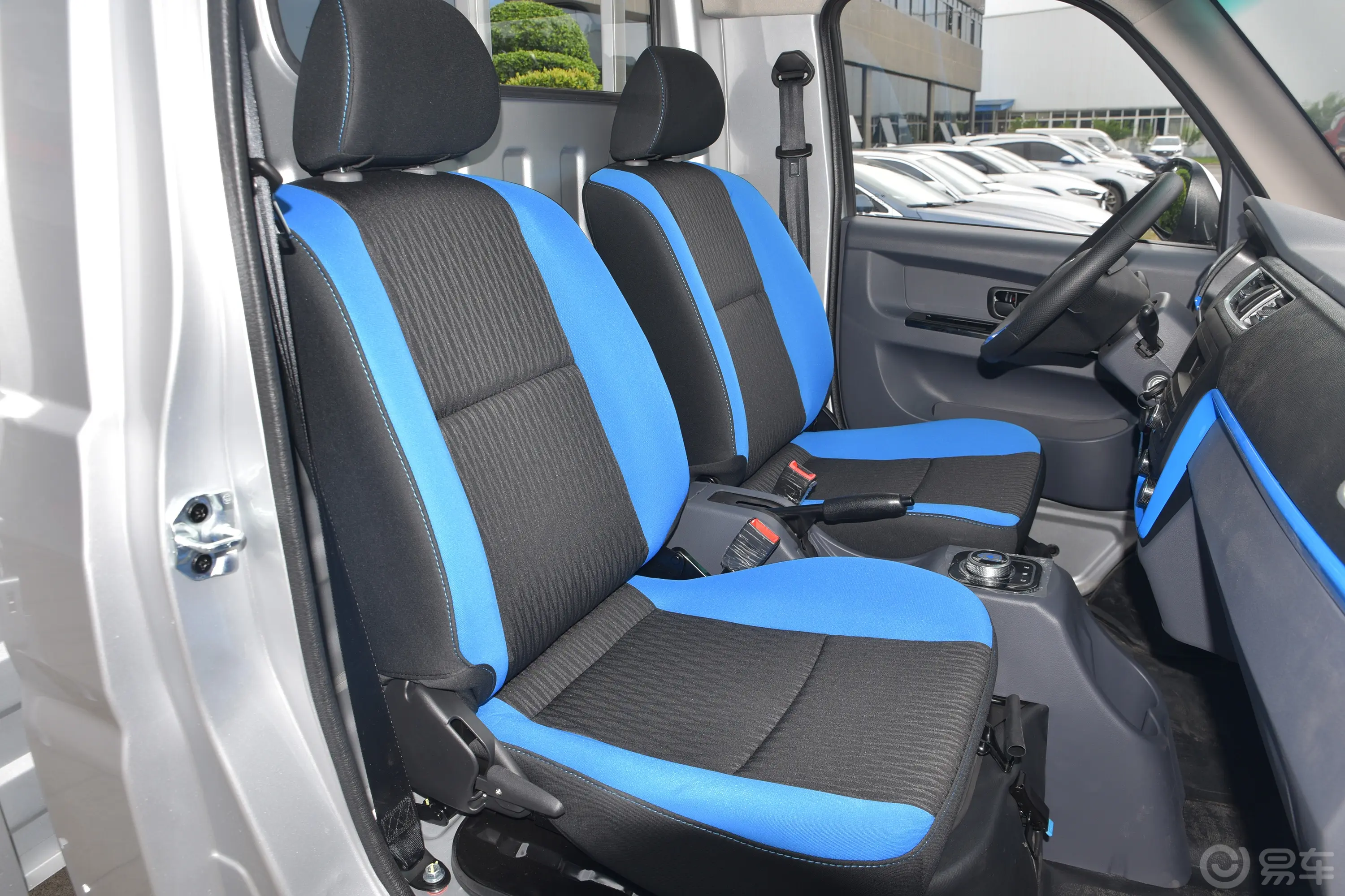 新海豚EV货车舒适型副驾驶座椅