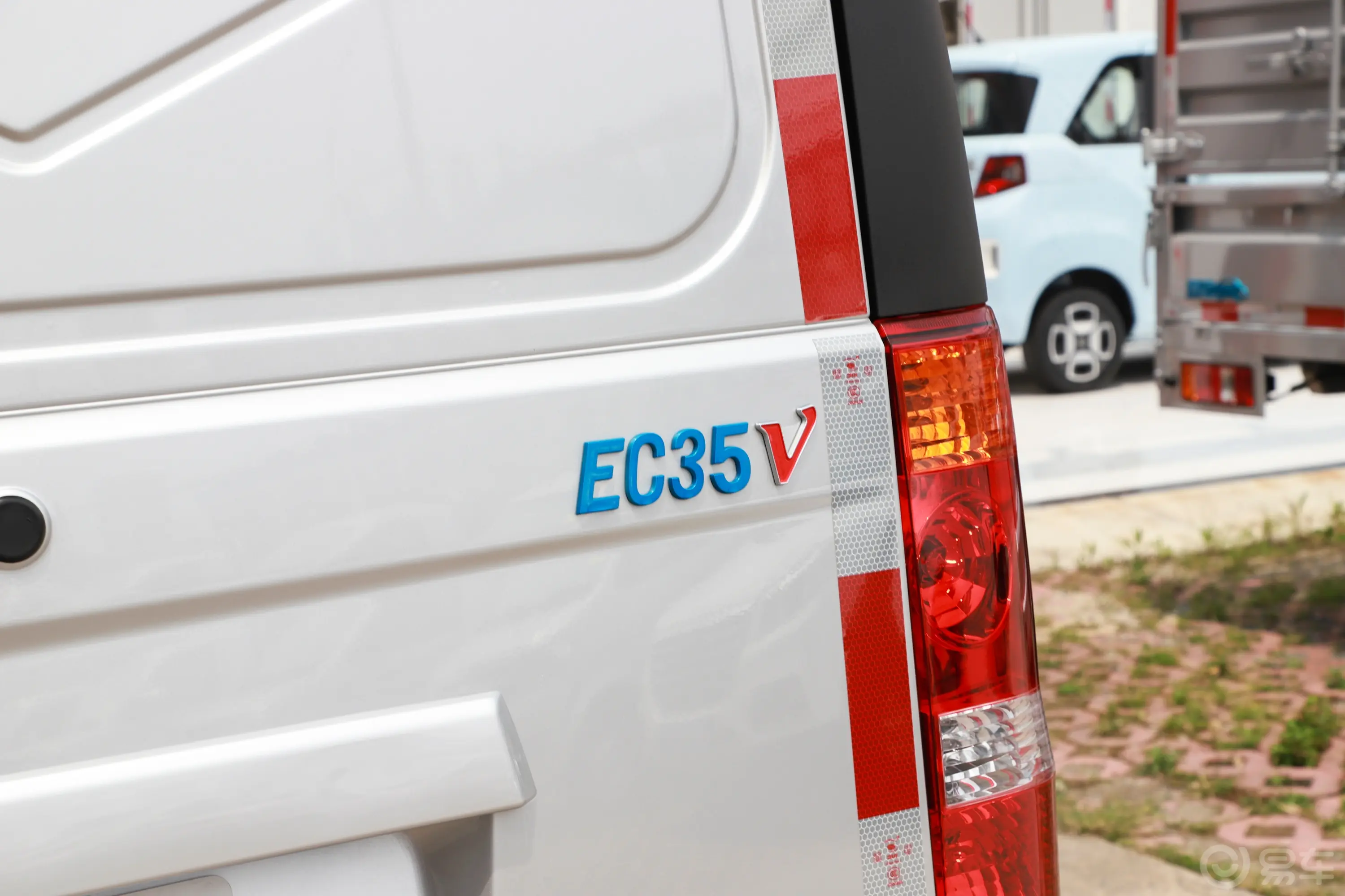 瑞驰新能源EC35V267km 标准版外观细节