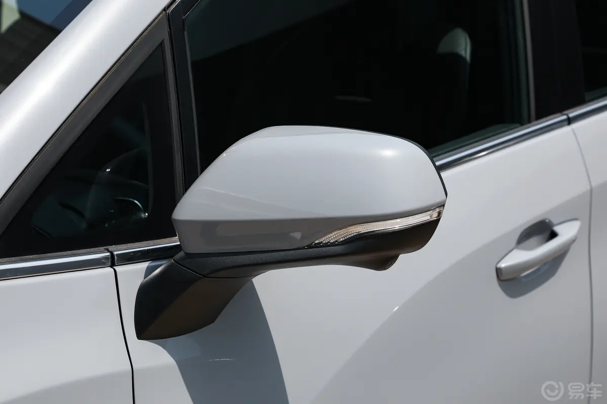 大通G50PLUS 幸福推荐款 1.5T 巡航版主驾驶后视镜背面