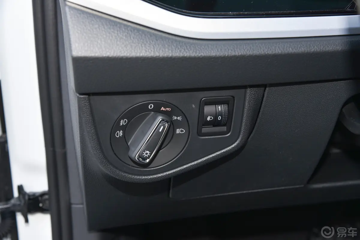 Polo改款 Plus 1.5L 自动潮酷智尊版灯光控制区