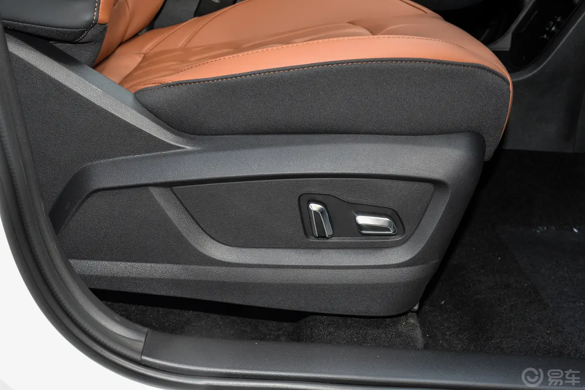 瑞虎8 PLUS改款 290TGDI 双离合两驱豪享版+副驾座椅调节