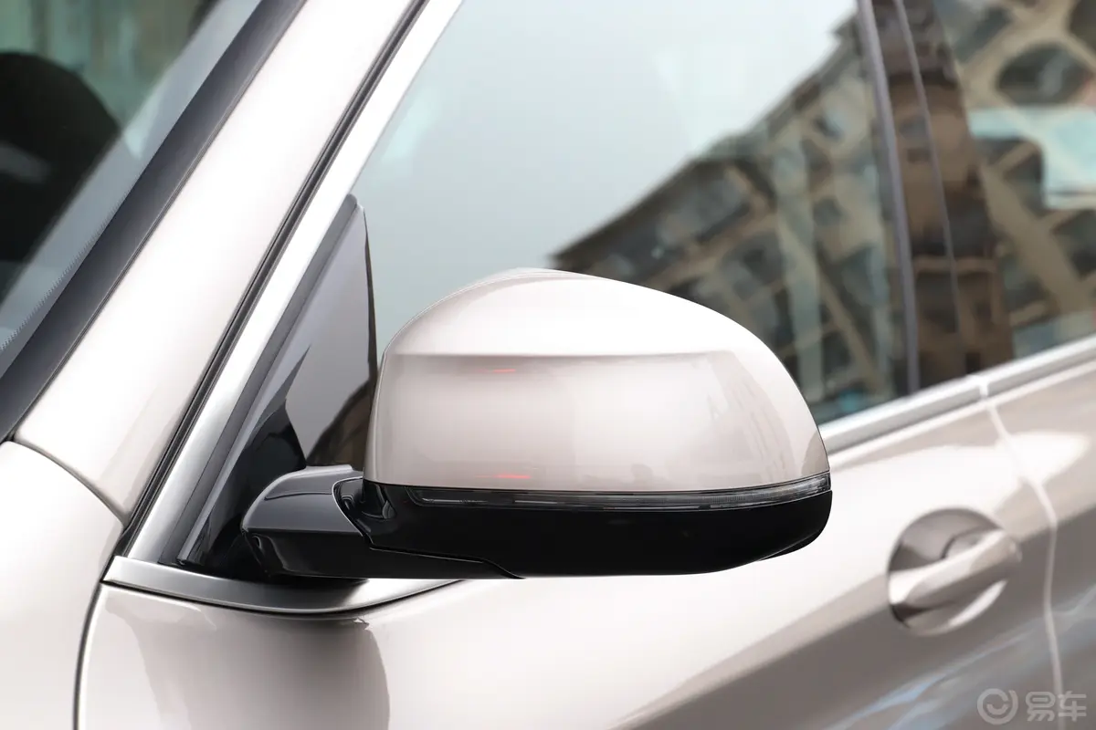 宝马X3改款 xDrive25i M运动套装主驾驶后视镜背面