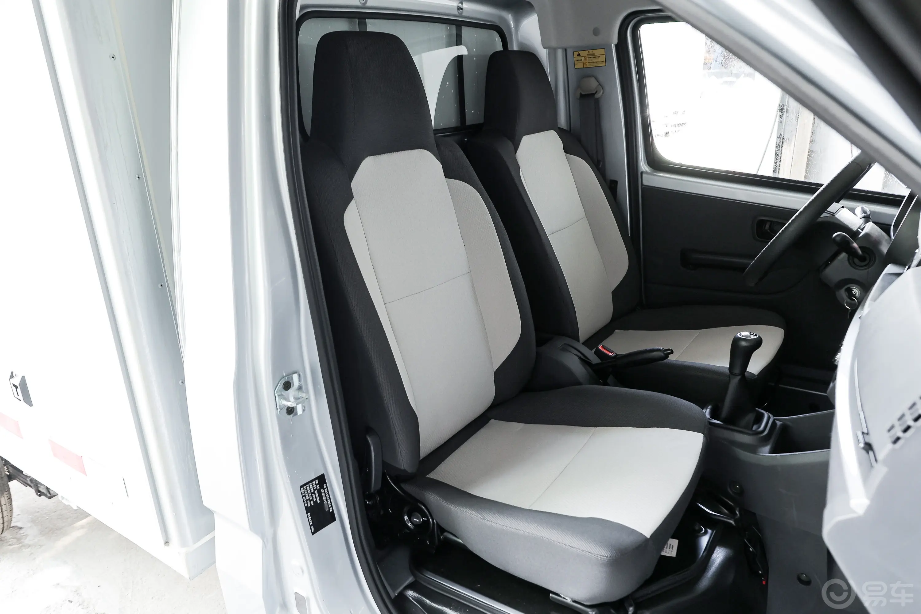 长安星卡1.5L 单排3.06米复合板厢货标准型副驾驶座椅