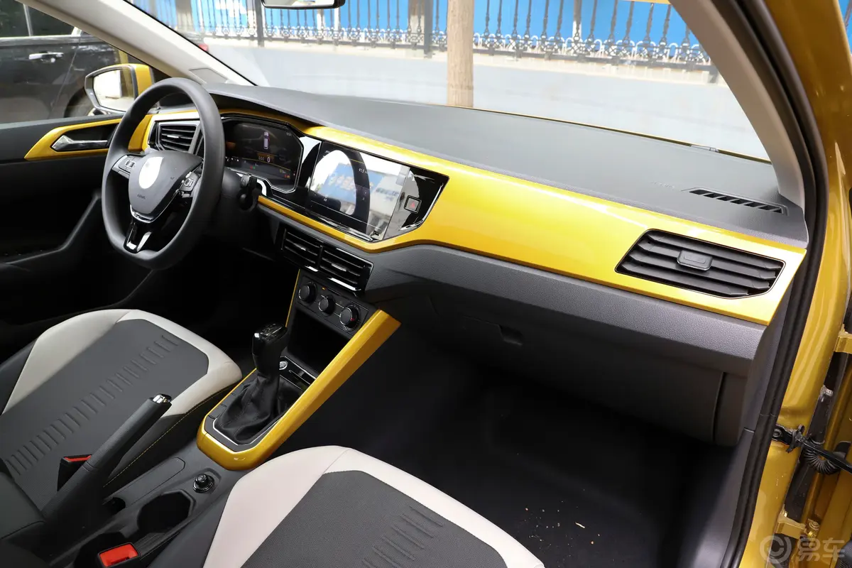 Polo改款 Plus 1.5L 自动炫彩科技版内饰全景副驾驶员方向