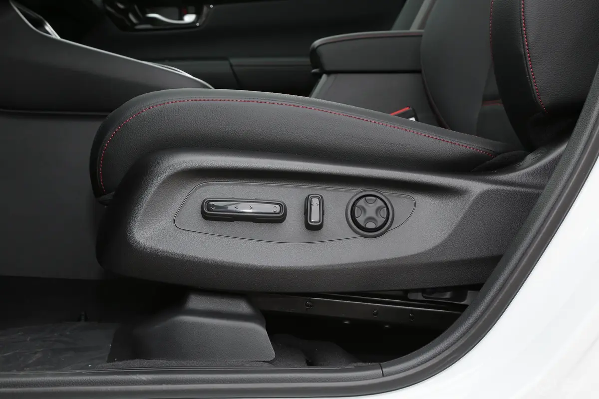 本田CR-V混动 2.0L 四驱智尊版主驾座椅调节