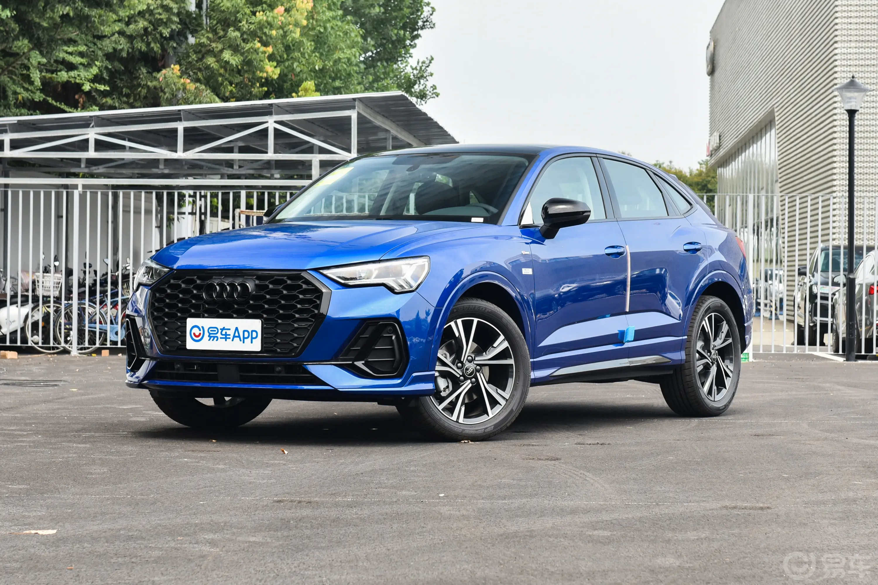 奥迪Q3 Sportback改款 40 TFSI 时尚型侧前45度车头向左水平