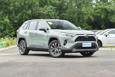 2023款 RAV4荣放 2.0L 两驱风尚版外观