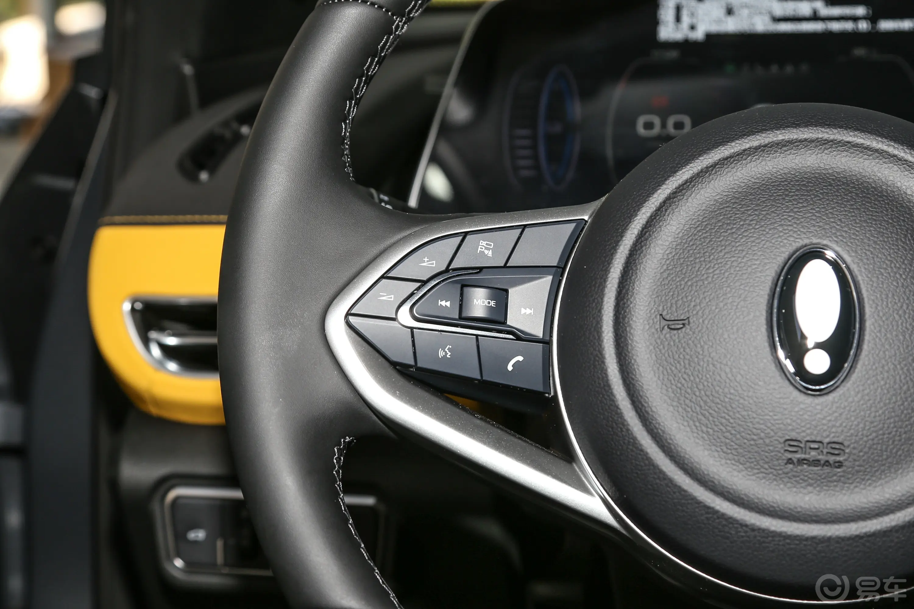 欧拉好猫GT木兰版 401km 尊贵型左侧方向盘功能按键