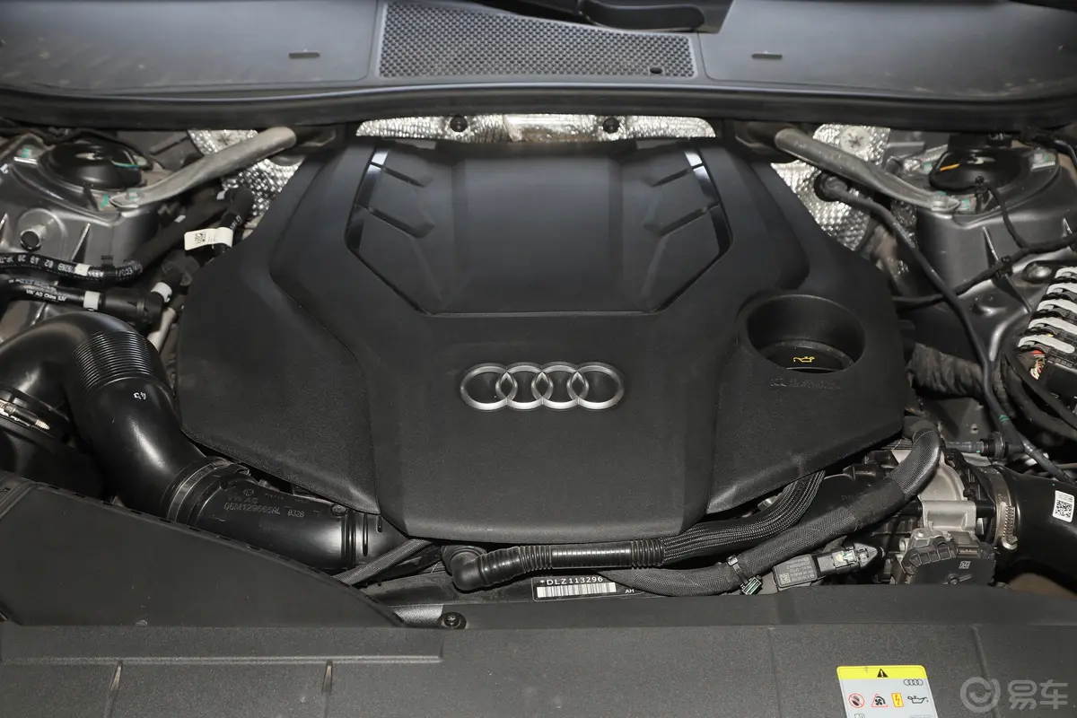 奥迪A7L55 TFSI quattro S-line 志远型 曜黑套装发动机特写