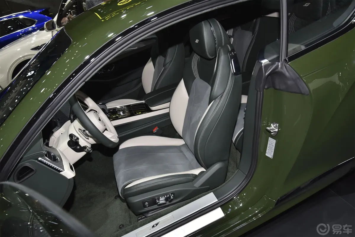 欧陆4.0T GT S V8驾驶员座椅