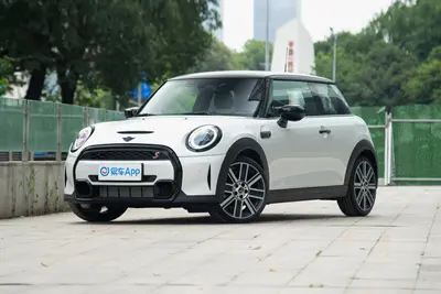 2023款 MINI 改款 2.0T COOPER S 艺术家外观