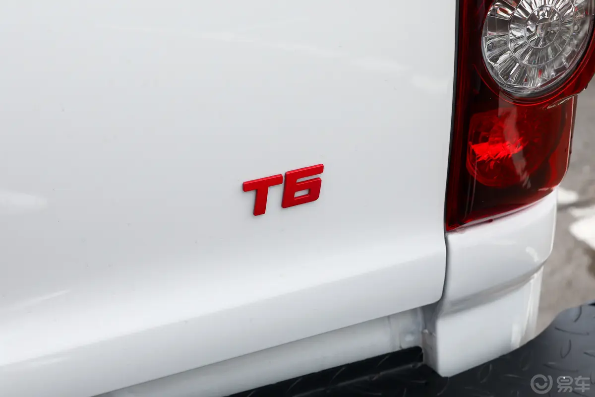 江淮T6工程版 2.0T 两驱长轴豪华型 柴油外观细节