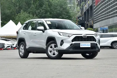 2023款 RAV4荣放 2.0L 两驱都市版外观