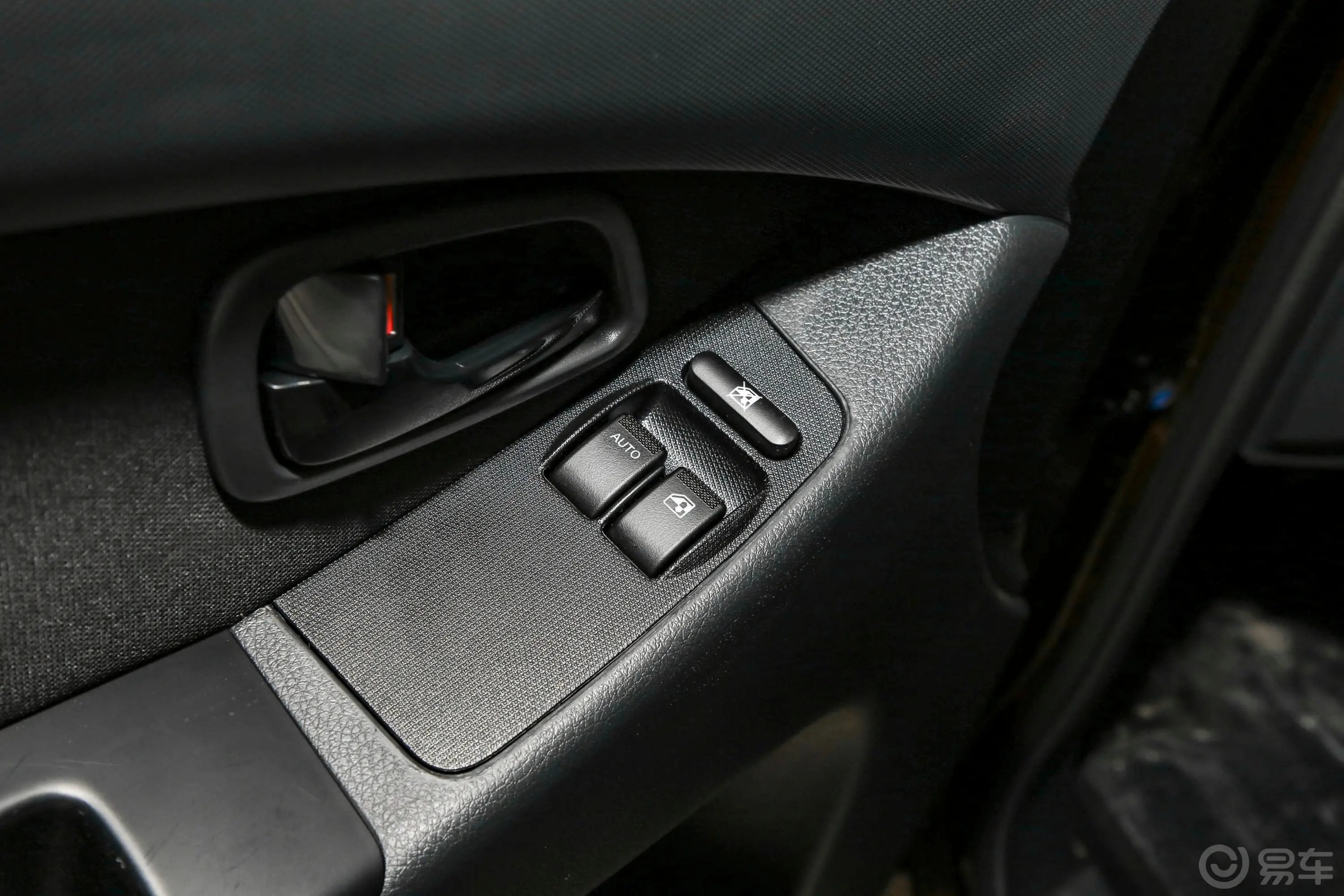 欧诺S欧诺S 1.5L 客车尊享版(双蒸空调)车窗调节整体