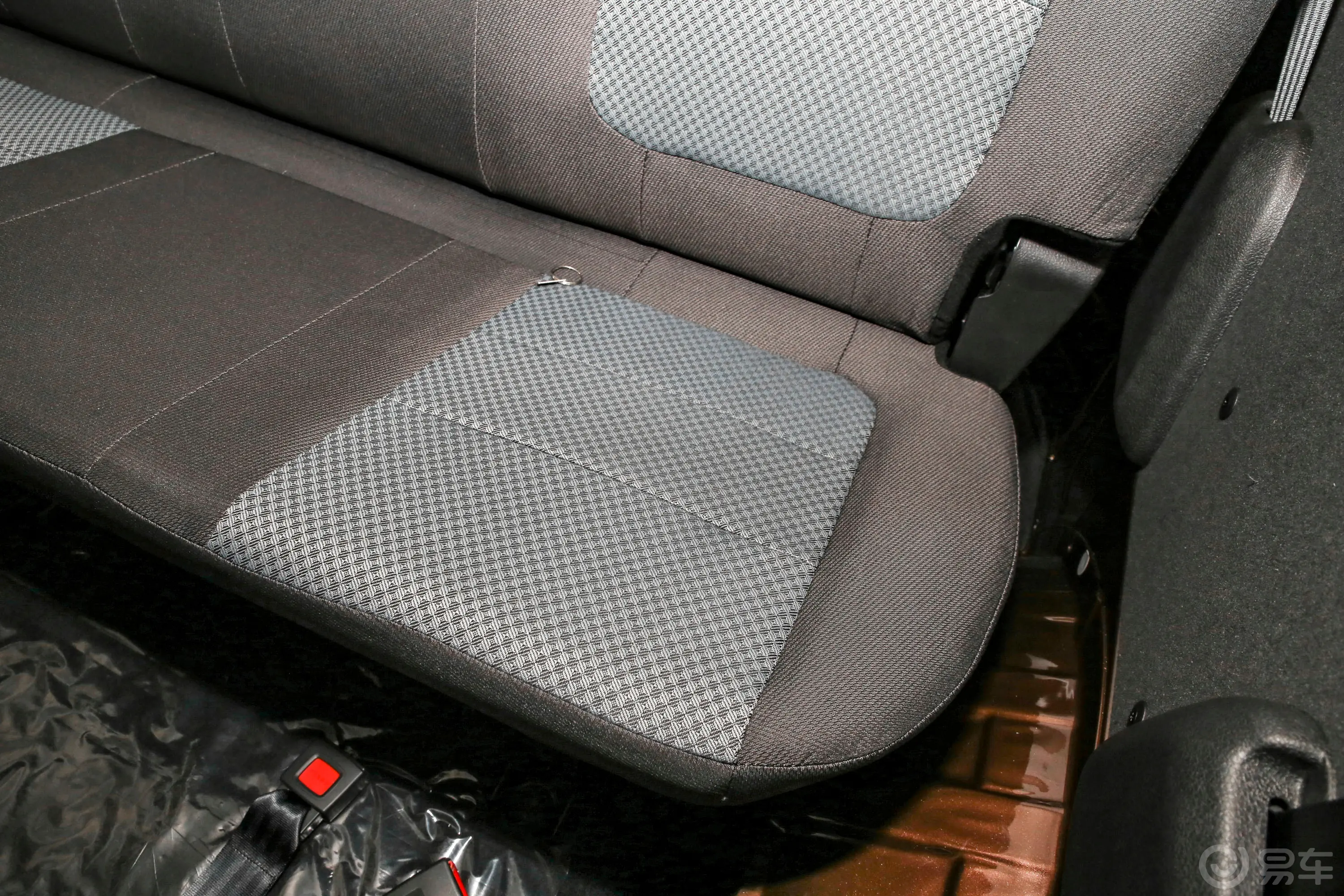 欧诺S欧诺S 1.5L 客车尊享版(双蒸空调)后排空间