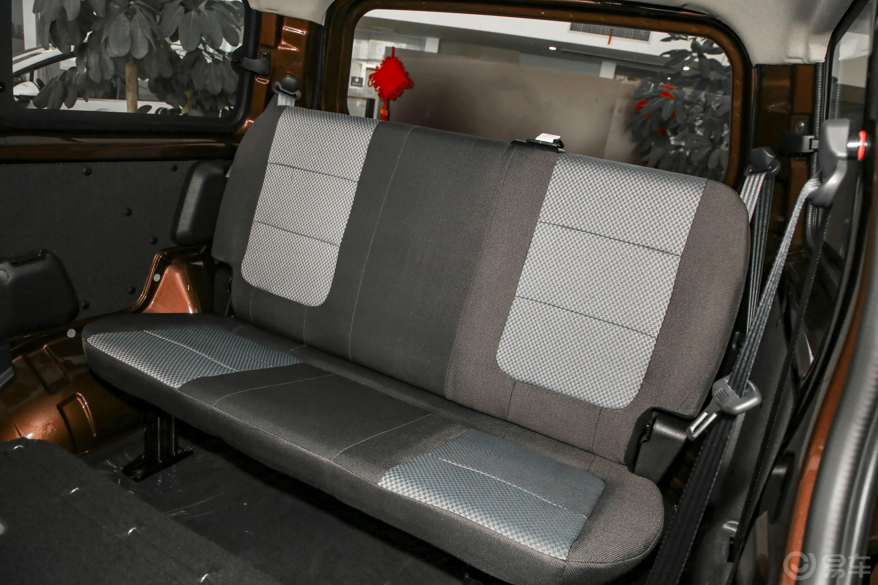 欧诺S欧诺S 1.5L 客车尊享版(双蒸空调)第三排座椅