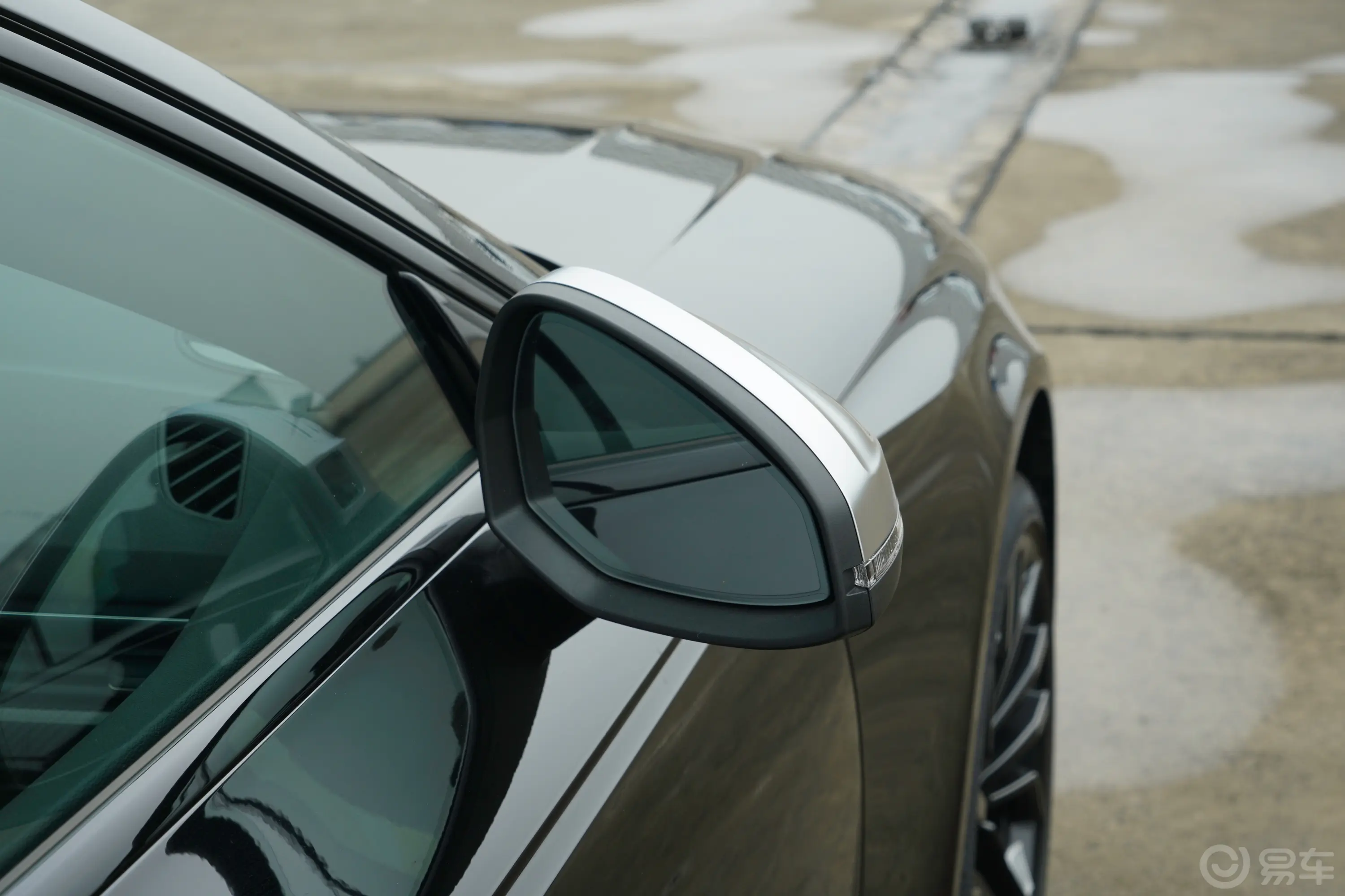 奥迪RS 42.9T Avant 黑曜版外观细节