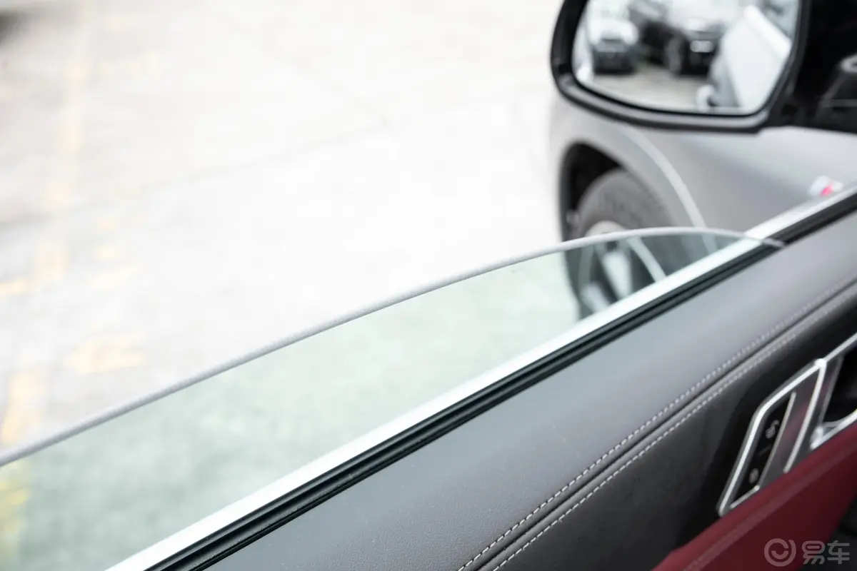 宝马X6改款 xDrive40i 尊享型 M运动套装主驾驶位