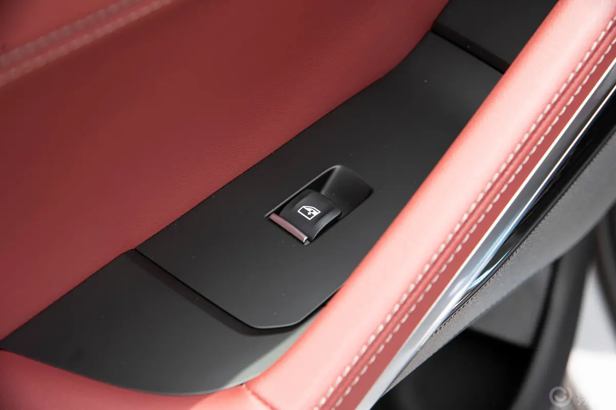 宝马X6改款 xDrive40i 尊享型 M运动套装后车窗调节