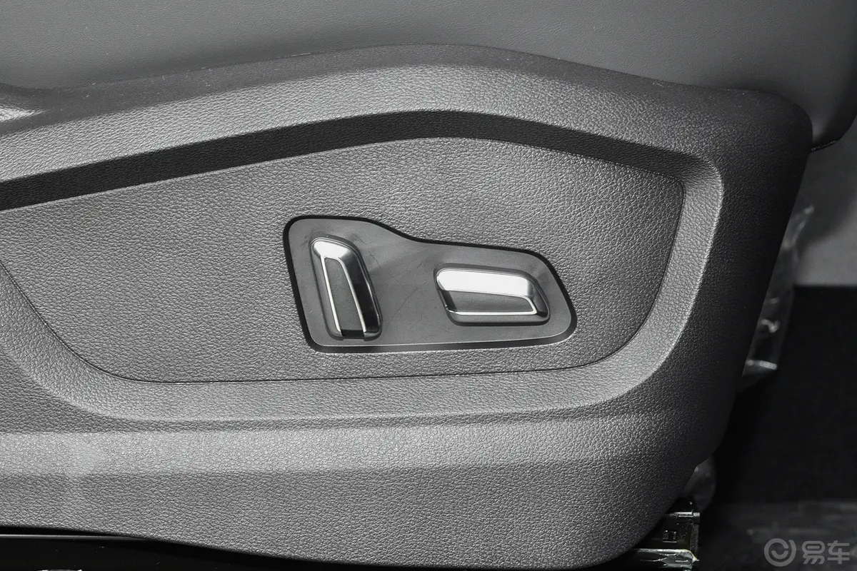 瑞虎8改款 鲲鹏版 1.6T 双离合卓越版 7座副驾座椅调节