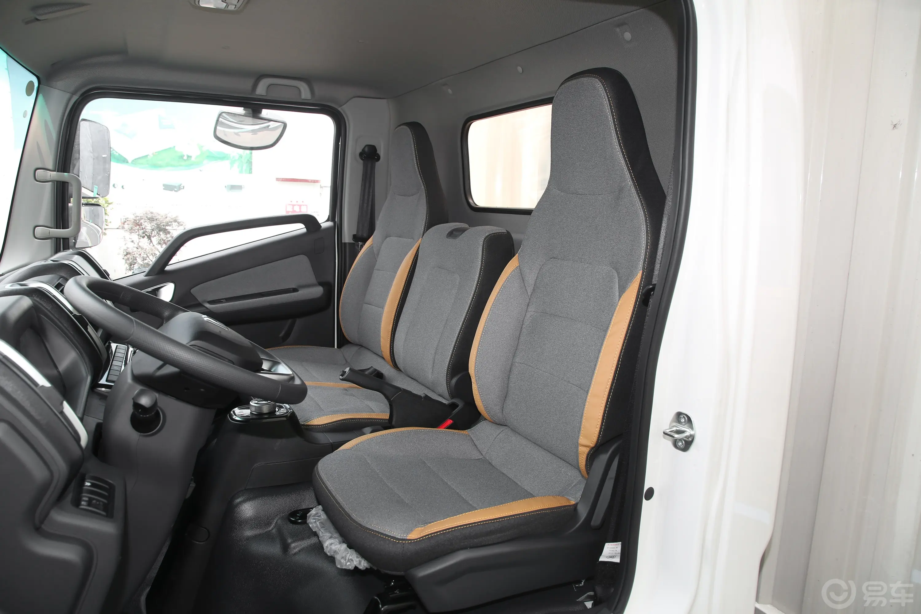 远程星智H8E 厢式车智运版 宁德时代89.12kWh驾驶员座椅