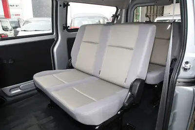 2023款 金杯小海狮X30 1.5L 客车超享型无空调版 5/6/7座 CNG空间
