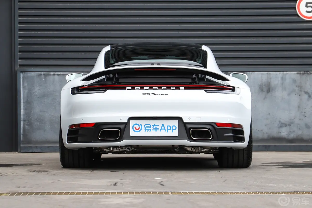 保时捷911Carrera 3.0T正后水平