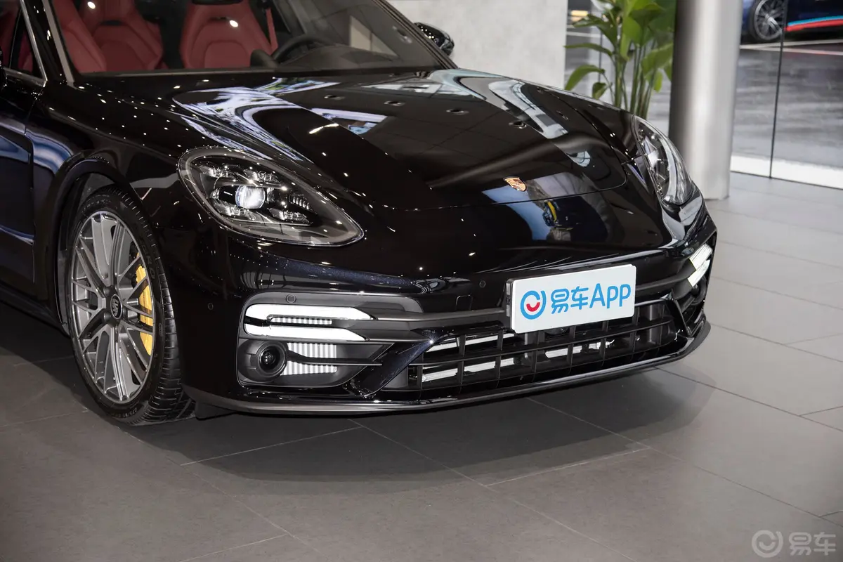 PanameraPanamera Turbo S 4.0T前格栅侧俯拍