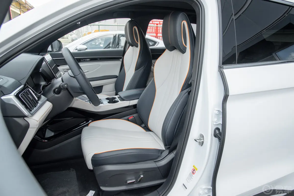 宋PLUS新能源EV 冠军版 520km 尊贵型驾驶员座椅