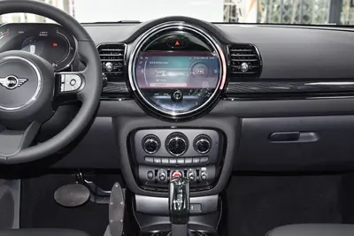 2023款 MINI CLUBMAN 改款 1.5T COOPER 经典派内饰