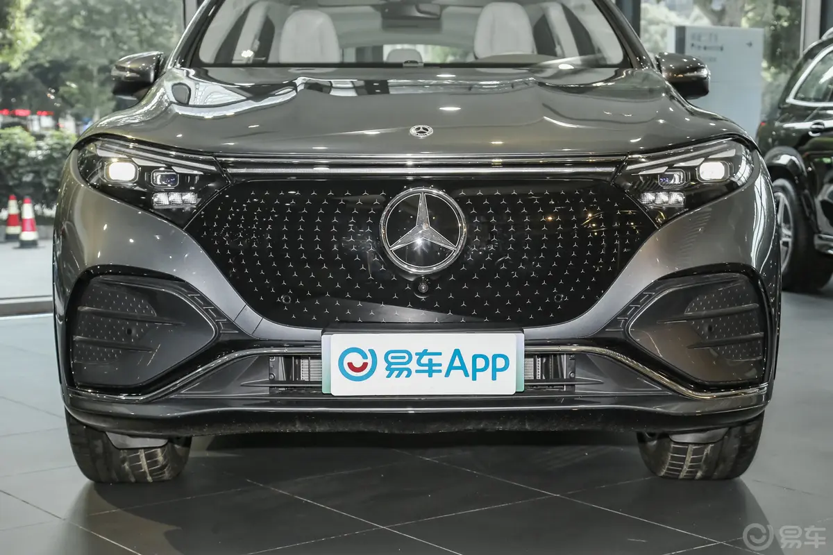 奔驰EQS SUV450 4MATIC 先锋版外观细节