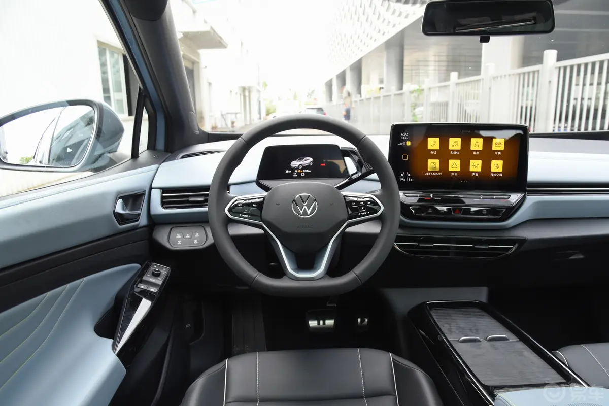 ID.4 X升级款 425km 纯净智享版驾驶位区域