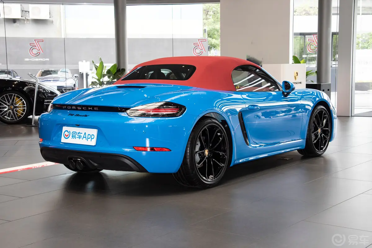 保时捷718Boxster Style Edition 2.0T侧后45度车头向右水平