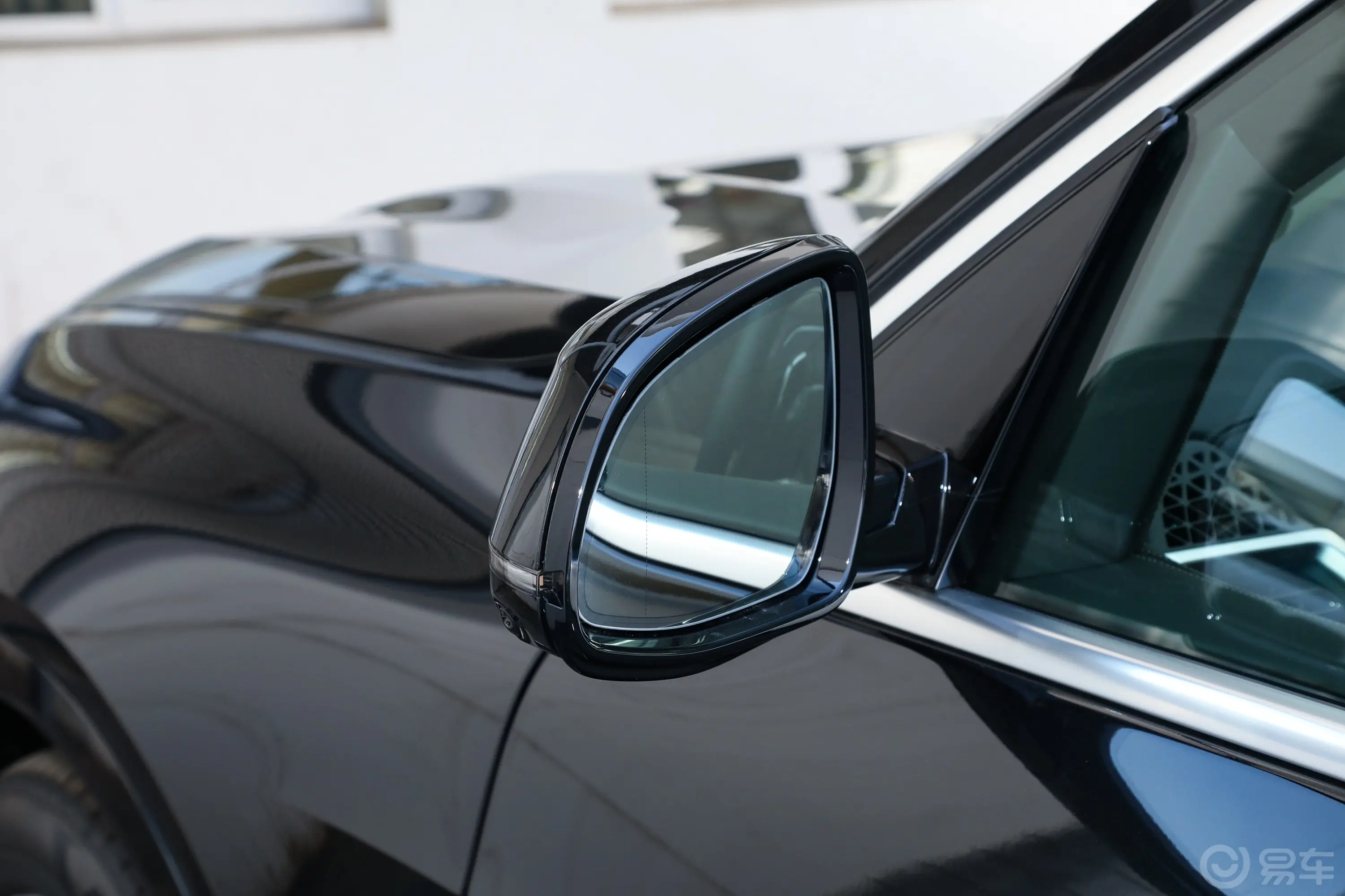 宝马X7改款 xDrive40i 领先型 豪华套装后视镜镜面