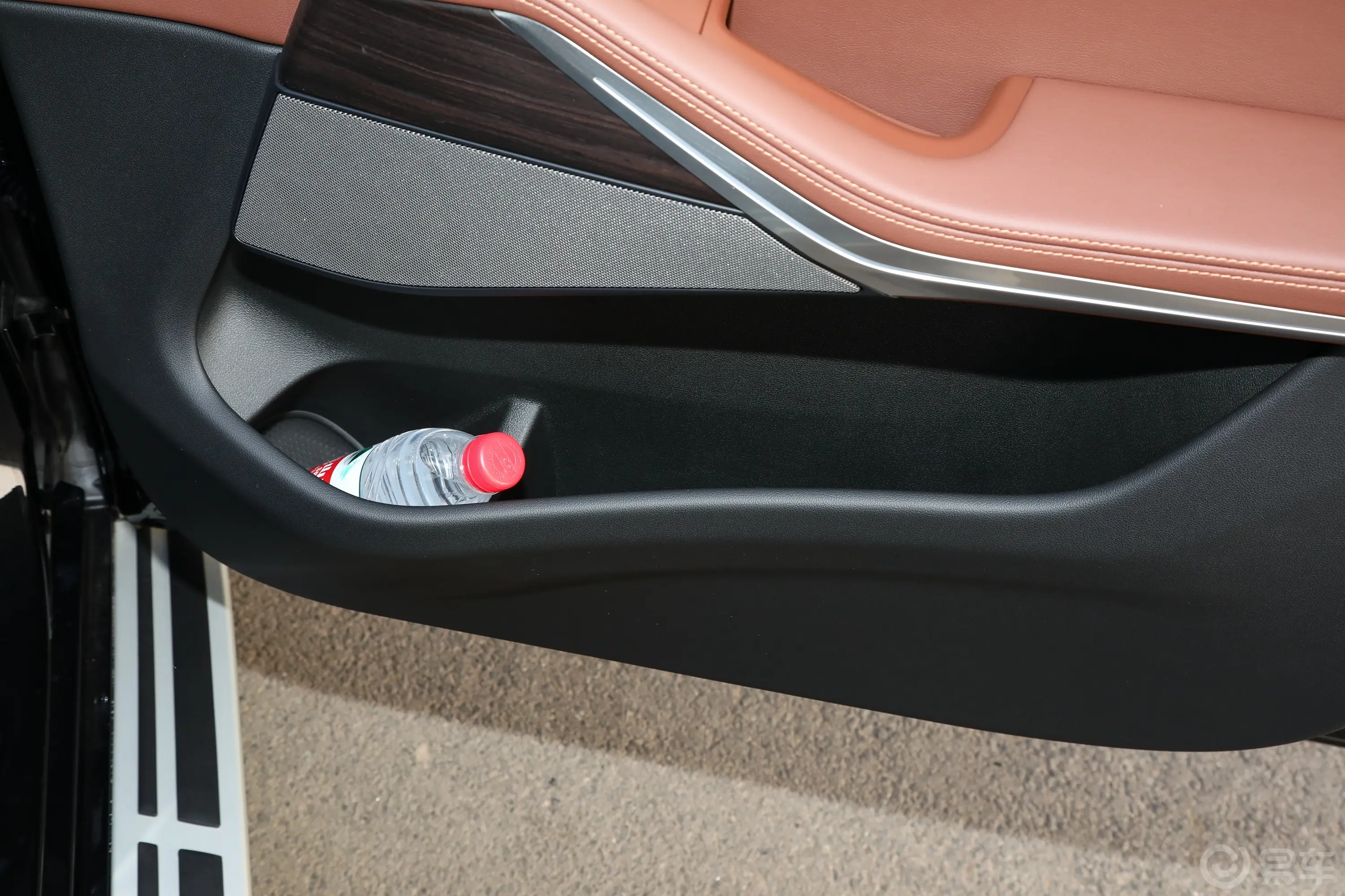 宝马X7改款 xDrive40i 领先型 豪华套装副驾驶位