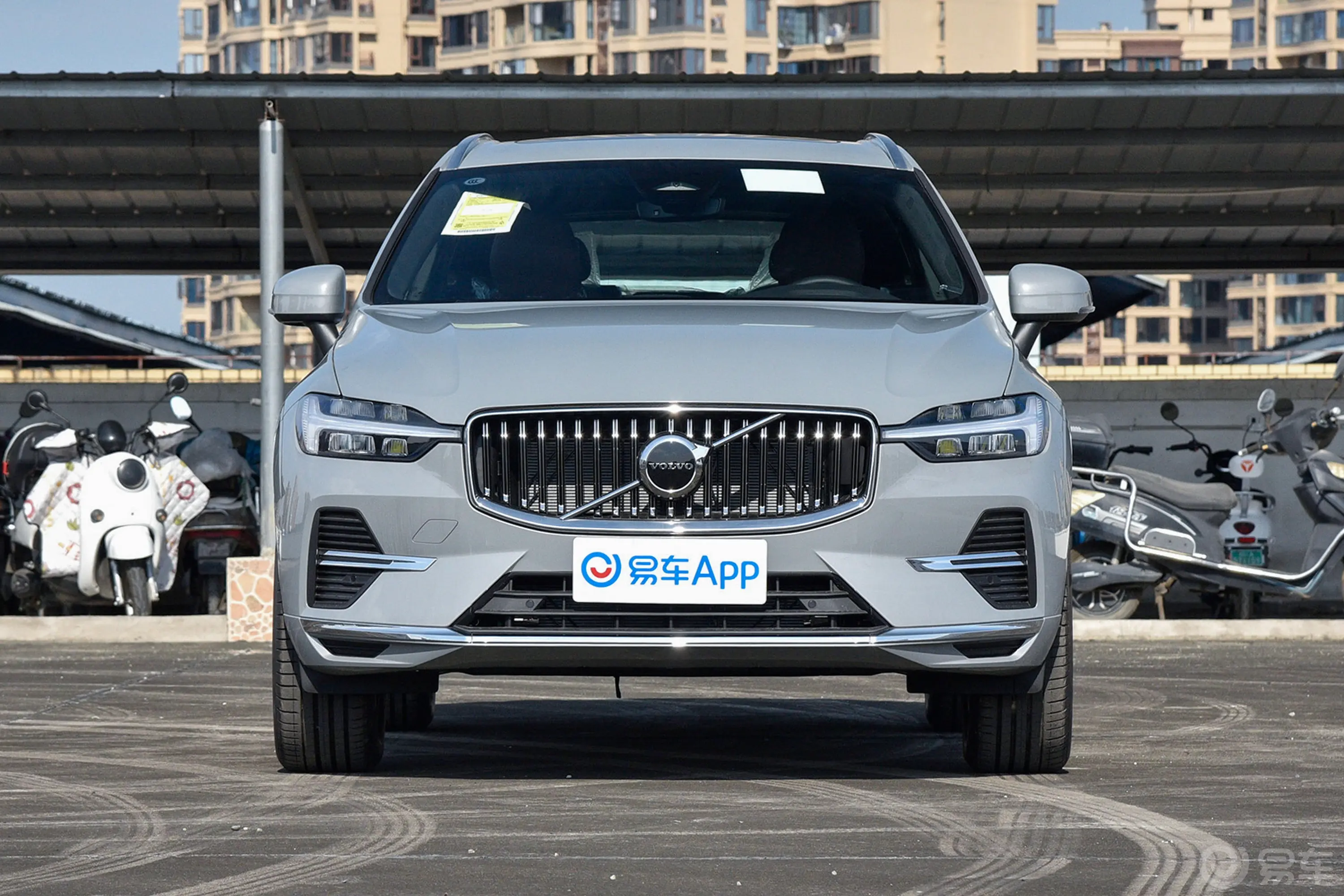 沃尔沃XC60B5 四驱智远豪华版正前水平