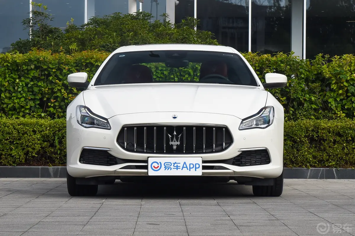 Quattroporte3.0T 标准版正前水平