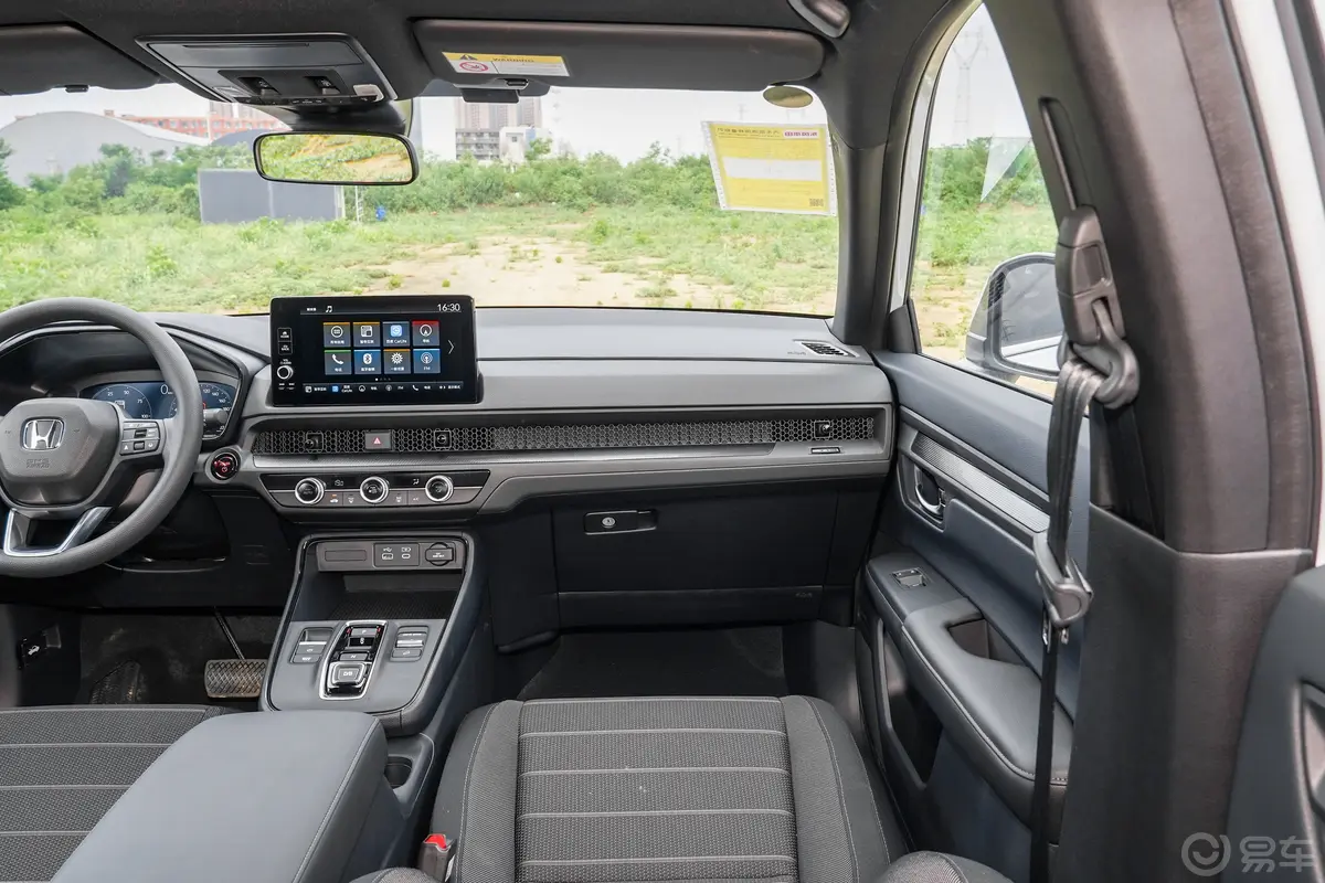 本田CR-V混动 2.0L 两驱智享版副驾驶位区域
