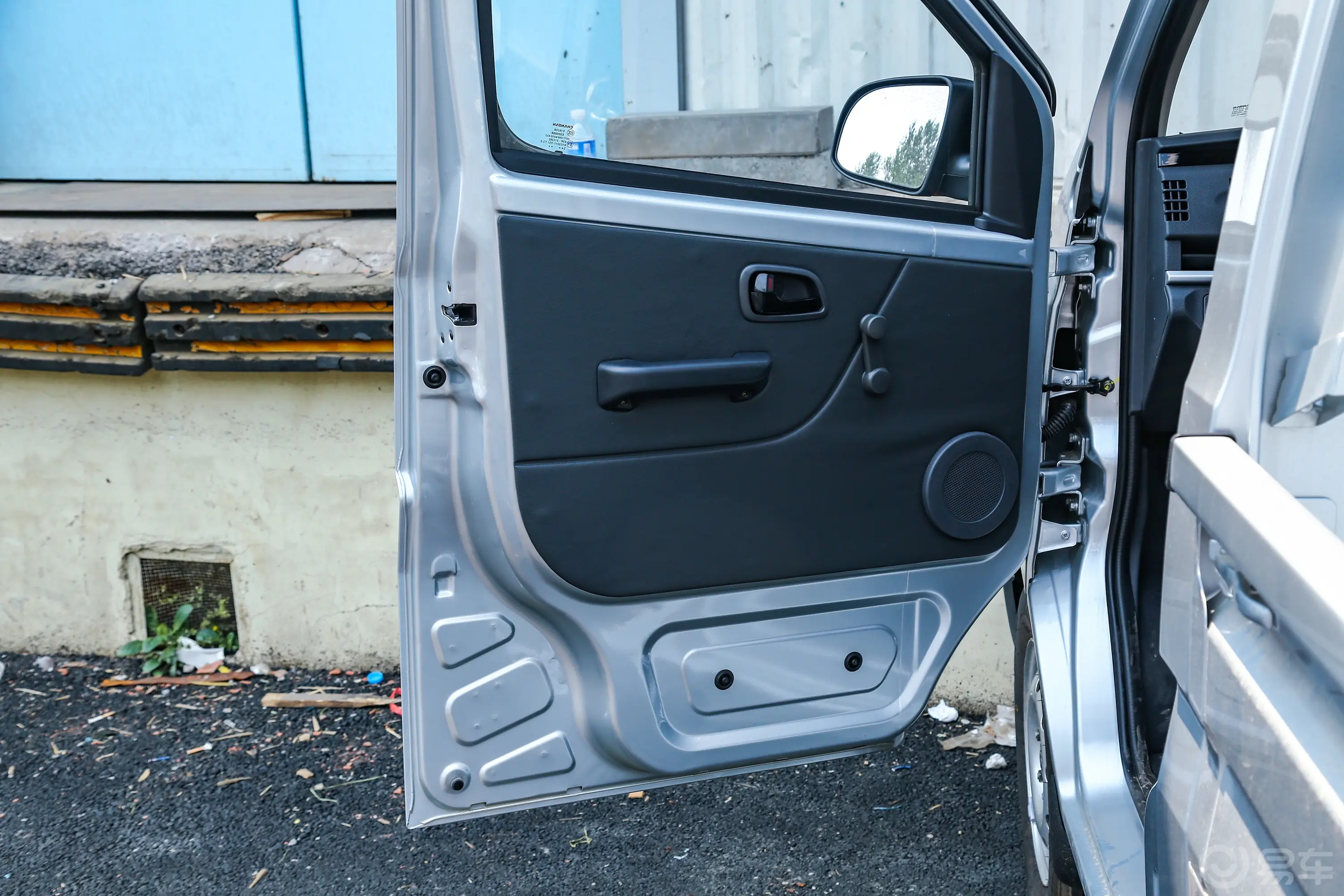 长安星卡1.5L 单排2.8米载货汽车舒适型无空调主驾驶位